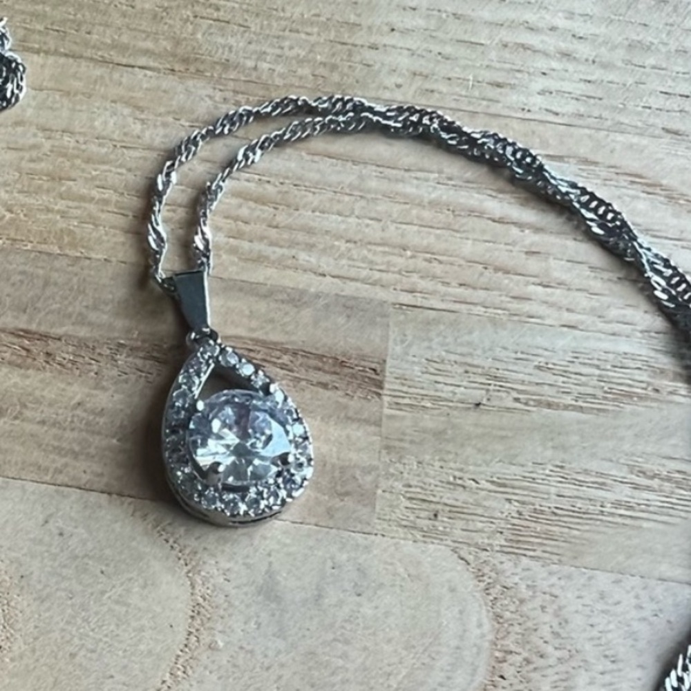 925 Sterling silver formal sparkly cubic zirconia pear shape pendant necklace